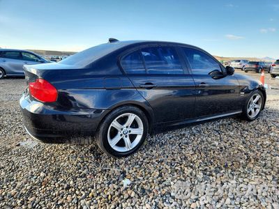 Trzecie zdjęcie samochodu z tyłu: 2011 BMW 328 XI VIN:WBAPK7C58BA975185 - miniatura