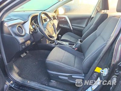 Zdjęcie 7 z 12 samochodu: 2016 TOYOTA RAV4 HV XLE VIN:JTMRJREV2GD011226 - miniatura