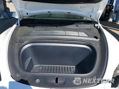 Zdjęcie 11 z 13 samochodu: 2023 TESLA MODEL Y VIN:7SAYGDEE6PF748714 - miniatura