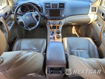Zdjęcie 8 z 13 samochodu: 2009 TOYOTA HIGHLANDER HYBRID LIMITED VIN:JTEEW44A392034798 - miniatura