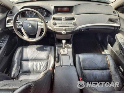 Zdjęcie 8 z 12 samochodu: 2012 HONDA ACCORD SE VIN:1HGCP2F63CA159613 - miniatura