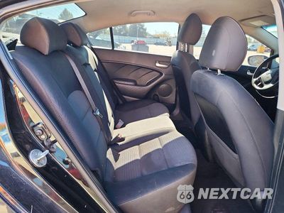 Zdjęcie 10 z 12 samochodu: 2018 KIA FORTE LX VIN:3KPFL4A70JE247239 - miniatura