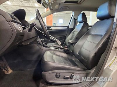 Zdjęcie 7 z 12 samochodu: 2013 VOLKSWAGEN PASSAT SE VIN:1VWBP7A3XDC079426 - miniatura