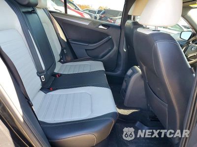 Zdjęcie 10 z 12 samochodu: 2016 VOLKSWAGEN JETTA SPORT VIN:3VWD17AJ0GM304528 - miniatura