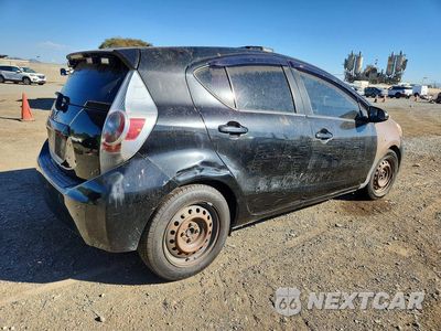 Trzecie zdjęcie samochodu z tyłu: 2014 TOYOTA PRIUS C ONE VIN:JTDKDTB32E1084460 - miniatura