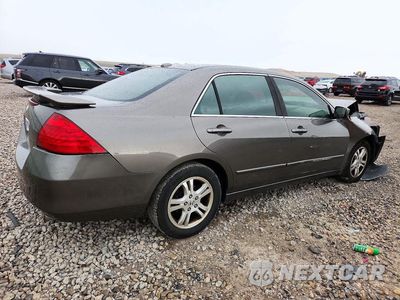 Trzecie zdjęcie samochodu z tyłu: 2006 HONDA ACCORD EX VIN:1HGCM56836A013809 - miniatura