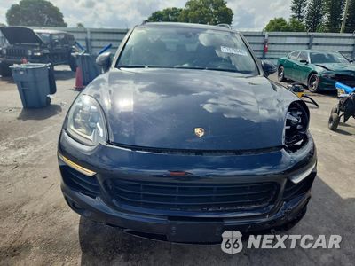 Piąte zdjęcie samochodu w środku: 2018 PORSCHE CAYENNE S VIN:WP1AB2A29JLA60870 - miniatura