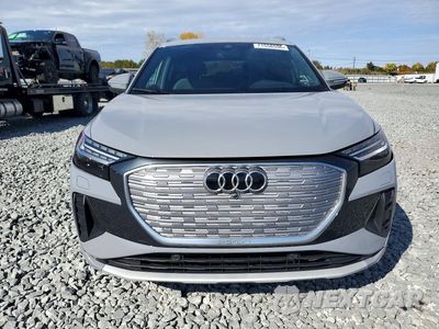 Piąte zdjęcie samochodu w środku: 2022 AUDI Q4 E-TRON PRESTIGE VIN:WA1J2BFZ0NP056450 - miniatura