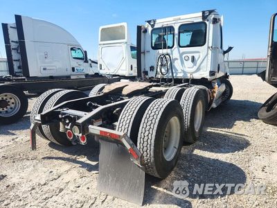 Trzecie zdjęcie samochodu z tyłu: 2019 FREIGHTLINER CASCADIA 126 SEMI TRUCK VIN:3AKJHLDV8KSKP8311 - miniatura