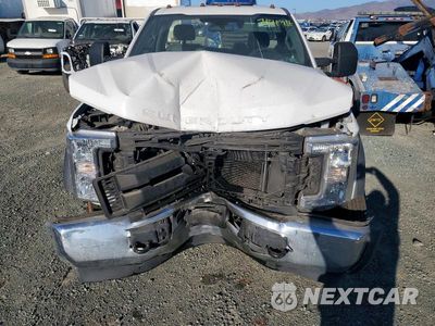 Zdjęcie 10 z 12 samochodu: 2019 FORD F550 SUPER - TRUCK CAB AND CHASSIS VIN:1FDUF5GY2KEF21862 - miniatura