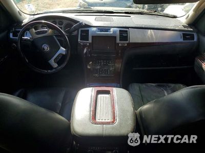 Zdjęcie 8 z 13 samochodu: 2013 CADILLAC ESCALADE ESV LUXURY VIN:1GYS3HEF4DR179926 - miniatura