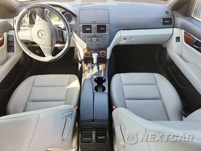 Zdjęcie 8 z 12 samochodu: 2011 MERCEDES-BENZ C 300 4MATIC VIN:WDDGF8BB4BR146951 - miniatura