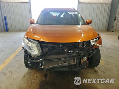 Piąte zdjęcie samochodu w środku: 2017 NISSAN ROGUE S VIN:5N1AT2MT3HC787169 - miniatura