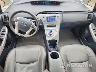 Zdjęcie 8 z 12 samochodu: 2012 TOYOTA PRIUS THREE VIN:JTDKN3DU2C1560884 - miniatura