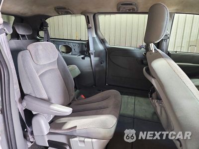 Zdjęcie 11 z 13 samochodu: 2005 DODGE GRAND CARAVAN SXT VIN:2D4GP44L85R264198 - miniatura