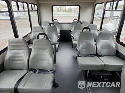 Zdjęcie 11 z 13 samochodu: 2022 CHEVROLET EXPRESS SHUTTLE BUS VIN:1HA6GUB79NN008708 - miniatura