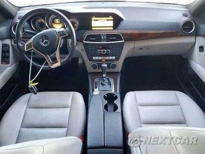 Zdjęcie 8 z 12 samochodu: 2012 MERCEDES-BENZ C 250 VIN:WDDGF4HB9CR192275 - miniatura
