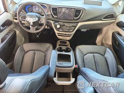 Zdjęcie 8 z 13 samochodu: 2024 CHRYSLER PACIFICA TOURING L VIN:2C4RC1BGXRR143815 - miniatura