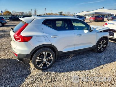 Trzecie zdjęcie samochodu z tyłu: 2020 VOLVO XC40 T5 INSCRIPTION VIN:YV4162UL3L2296317 - miniatura