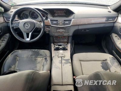 Zdjęcie 8 z 12 samochodu: 2013 MERCEDES-BENZ E 350 VIN:WDDHF5KB2DA772602 - miniatura
