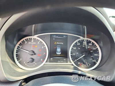 Zdjęcie 9 z 12 samochodu: 2018 NISSAN SENTRA S VIN:3N1AB7AP5JY332450 - miniatura