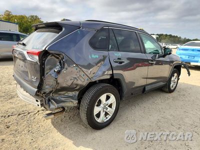 Trzecie zdjęcie samochodu z tyłu: 2021 TOYOTA RAV4 XLE VIN:2T3P1RFV3MW219197 - miniatura