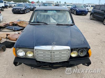 Piąte zdjęcie samochodu w środku: 1984 MERCEDES-BENZ 300 DT VIN:WDBAB33A7EA169338 - miniatura