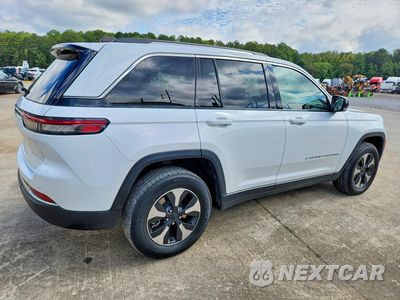 Trzecie zdjęcie samochodu z tyłu: 2024 JEEP GRAND CHEROKEE LIMITED 4XE VIN:1C4RJYB69R8958721 - miniatura
