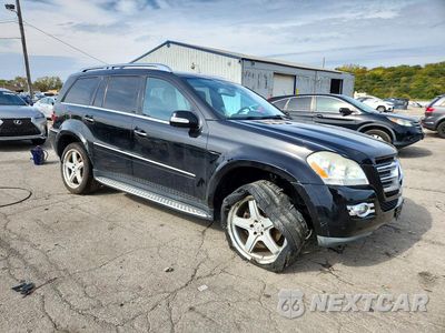 Czwarte zdjęcie samochodu z boku: 2008 MERCEDES-BENZ GL 550 4MATIC VIN:4JGBF86E38A350667 - miniatura