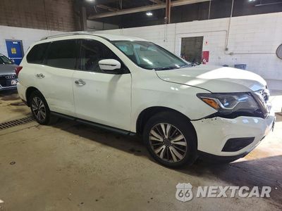Czwarte zdjęcie samochodu z boku: 2019 NISSAN PATHFINDER SL VIN:5N1DR2MN7KC612105 - miniatura