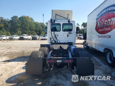 Zdjęcie 6 z 13 samochodu: 2021 FREIGHTLINER CASCADIA 126 SEMI TRUCK VIN:3AKJHLDV2MDMT6388 - miniatura