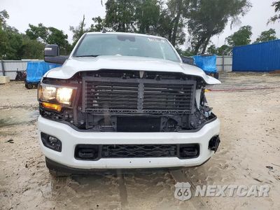 Piąte zdjęcie samochodu w środku: 2024 RAM 2500 BIG HORN VIN:3C6UR5DJ7RG397276 - miniatura