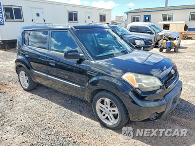 Czwarte zdjęcie samochodu z boku: 2010 KIA SOUL + VIN:KNDJT2A20A7175879 - miniatura