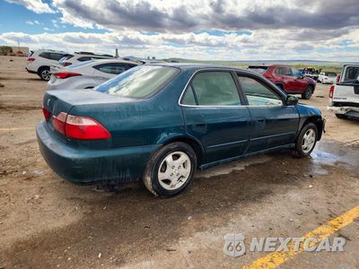Trzecie zdjęcie samochodu z tyłu: 1999 HONDA ACCORD EX VIN:1HGCG5650XA027116 - miniatura
