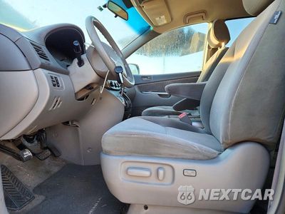 Zdjęcie 7 z 13 samochodu: 2006 TOYOTA SIENNA LE 7 PASSENGER VIN:5TDZA23C96S536084 - miniatura