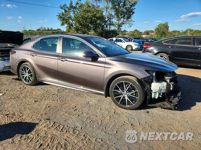 Czwarte zdjęcie samochodu z boku: 2023 TOYOTA CAMRY SE VIN:4T1G11AK0PU723427 - miniatura
