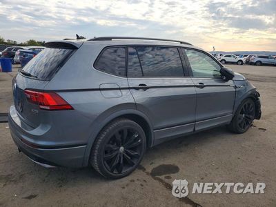 Trzecie zdjęcie samochodu z tyłu: 2021 VOLKSWAGEN TIGUAN SE VIN:3VV2B7AX2MM111483 - miniatura