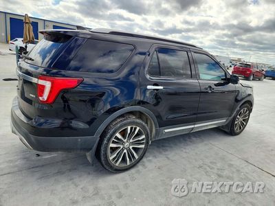 Trzecie zdjęcie samochodu z tyłu: 2016 FORD EXPLORER PLATINUM VIN:1FM5K8HT9GGB71551 - miniatura