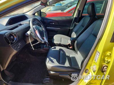 Zdjęcie 7 z 12 samochodu: 2016 TOYOTA PRIUS C FOUR VIN:JTDKDTB39G1123936 - miniatura