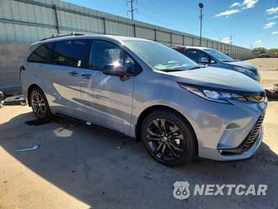 Czwarte zdjęcie samochodu z boku: 2026 TOYOTA SIENNA XSE VIN:5TDXRKEC4TS340692 - miniatura