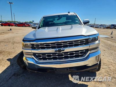 Piąte zdjęcie samochodu w środku: 2017 CHEVROLET SILVERADO K1500 LT VIN:3GCUKREC4HG237309 - miniatura
