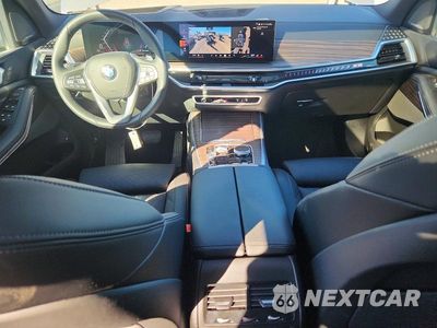 Zdjęcie 8 z 14 samochodu: 2026 BMW X5 XDRIVE50E VIN:5UX43EU00T9314410 - miniatura