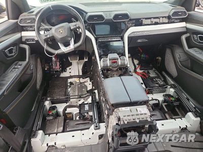 Zdjęcie 8 z 14 samochodu: 2020 LAMBORGHINI URUS VIN:ZPBUA1ZL2LLA07514 - miniatura