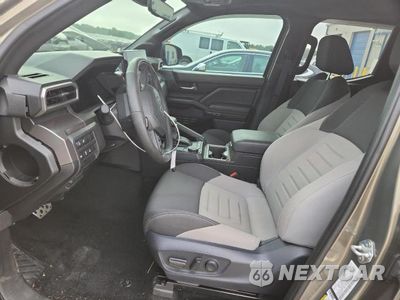 Zdjęcie 7 z 12 samochodu: 2025 TOYOTA TACOMA TRD SPORT VIN:3TMKB5FN0SM029551 - miniatura