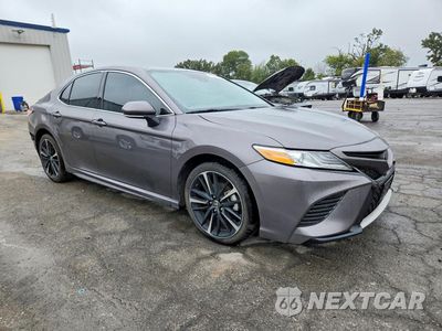 Czwarte zdjęcie samochodu z boku: 2020 TOYOTA CAMRY XSE VIN:4T1K61AK0LU959209 - miniatura