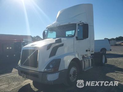 2018 VOLVO VNL SEMI TRUCK 4V4N39TG6JN892435 - główne zdjęcie licytacji z USA - miniatura