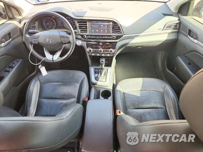 Zdjęcie 8 z 12 samochodu: 2019 HYUNDAI ELANTRA LIMITED VIN:5NPD84LF5KH461931 - miniatura