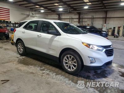 Czwarte zdjęcie samochodu z boku: 2021 CHEVROLET EQUINOX LS VIN:3GNAXHEV1MS163989 - miniatura
