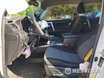 Zdjęcie 7 z 13 samochodu: 2021 TOYOTA 4RUNNER SR5 VIN:JTEEU5JR3M5238143 - miniatura