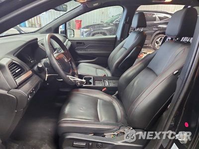 Zdjęcie 7 z 14 samochodu: 2023 HONDA ODYSSEY SPORT-L VIN:5FNRL6H76PB063750 - miniatura